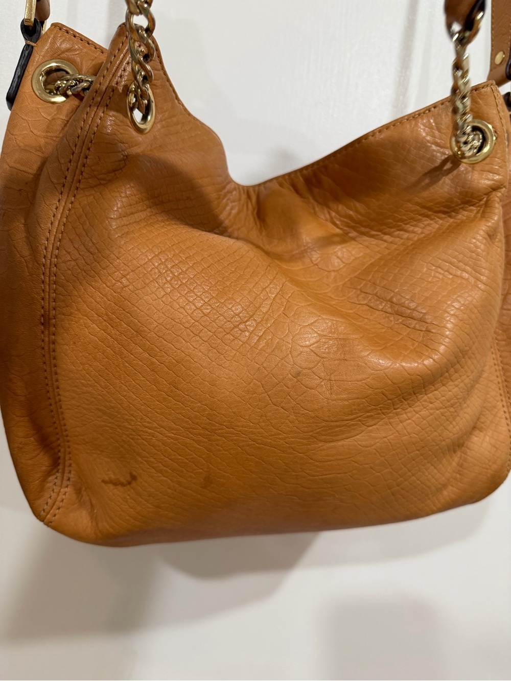 Michael Kors Cognac Leather Shoulder Bag with Gold Chain - Picture 3 of 10